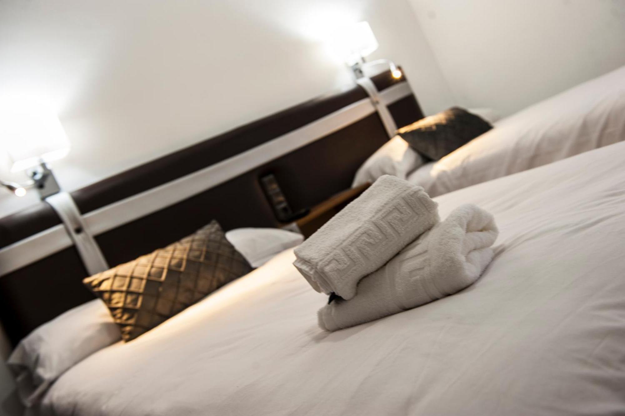 Hostal Las Palomas ลูซีนา ภายนอก รูปภาพ